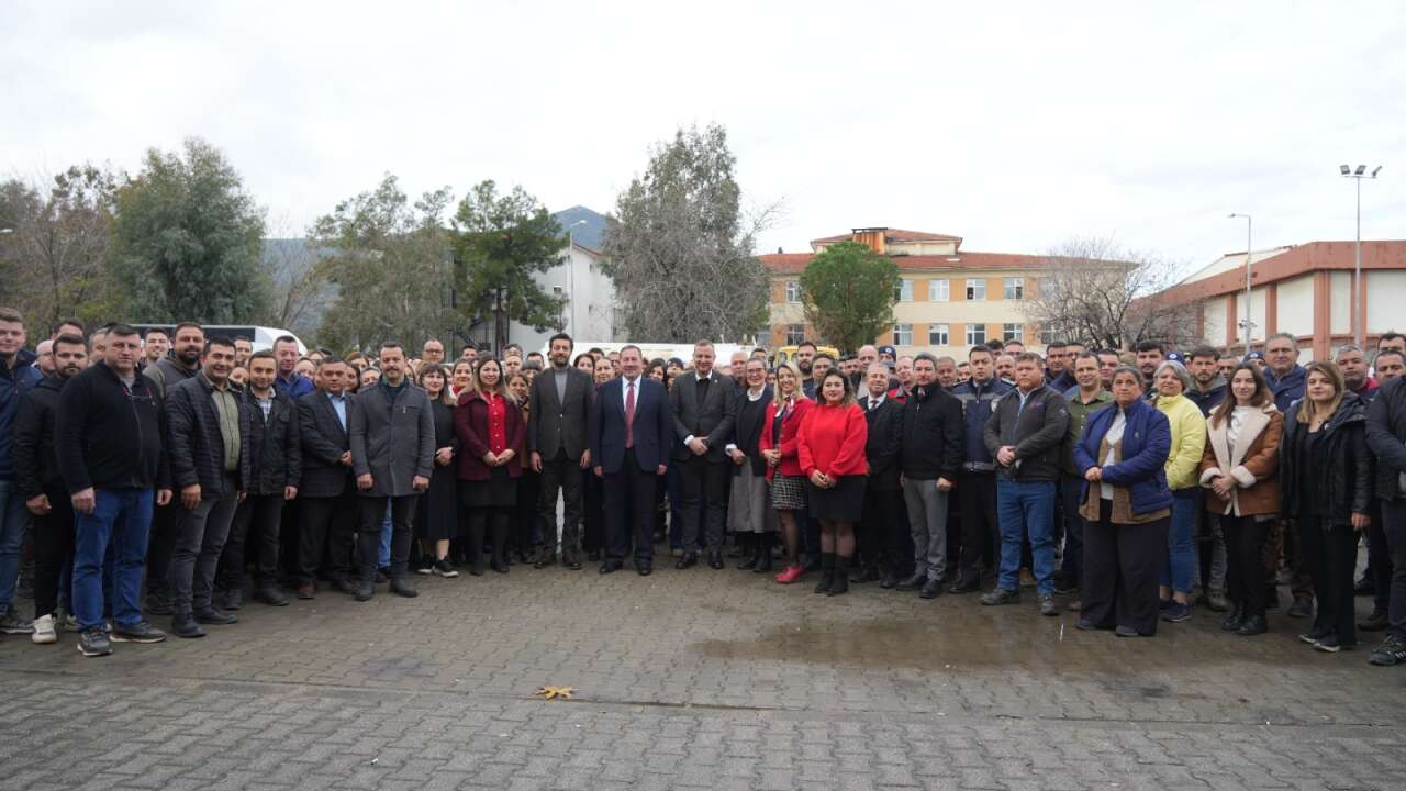 Başkan Topuz Yeni Yıl Öncesi Personellerle Bir Araya Geldi 1